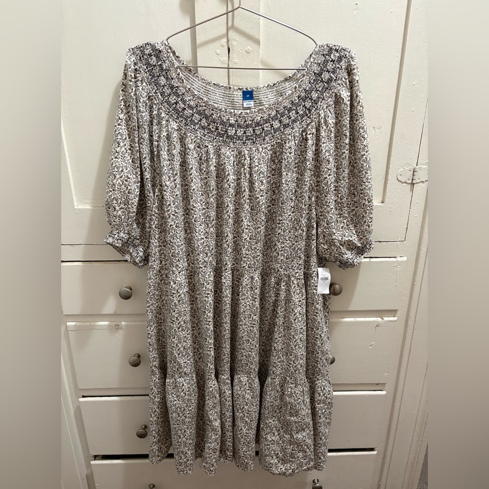 NWT Old Navy 2X White/Brown/Cream Ditsy Floral Dress with Embroidered Neckline